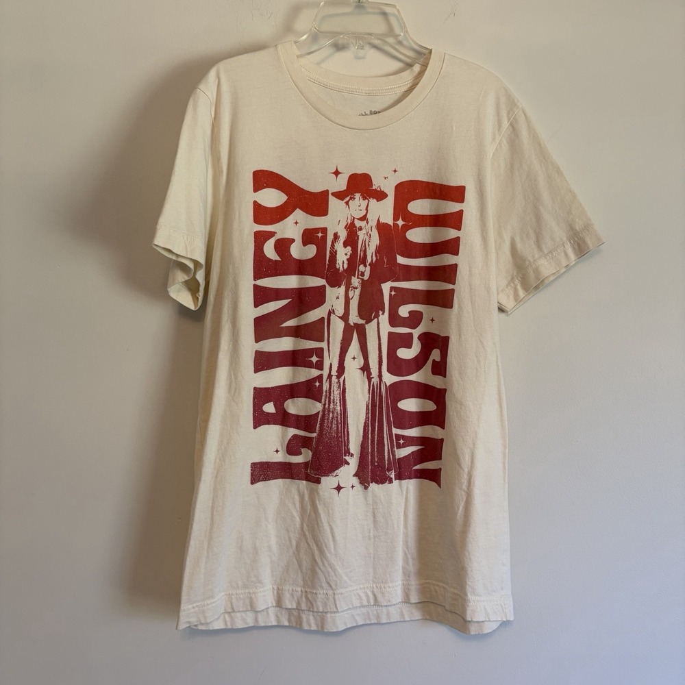 Graphic Lainey Wilson Tour 2023 Shirt Medium Cream Red Country Concert